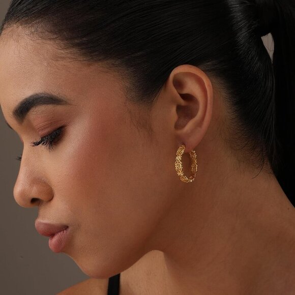 Women's Sterling Gold Hoop Earrings Looks Stylish - Picture 2 of 7